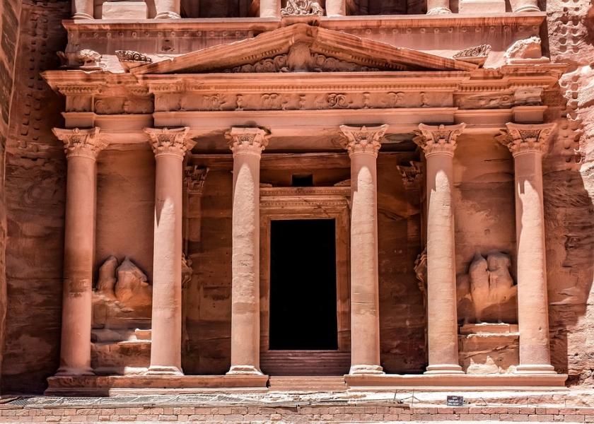 petra-4337901_960_720
